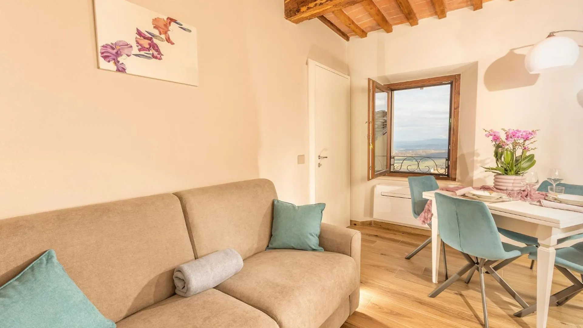 Palazzo Falcinelli Luxury Room In Montepulciano Center With Air Conditioning And Elevator 0*,  إيطاليا