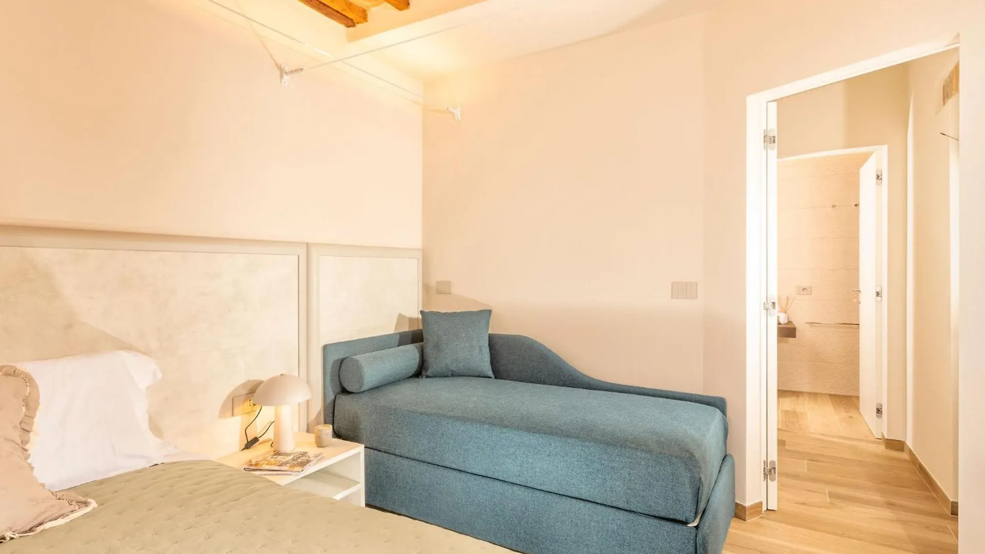 Palazzo Falcinelli Luxury Room In Montepulciano Center With Air Conditioning And Elevator