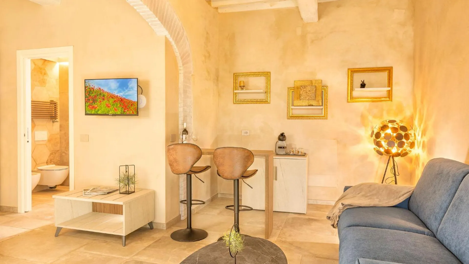 Palazzo Falcinelli Luxury Room In Montepulciano Center With Air Conditioning And Elevator بيت ضيافة