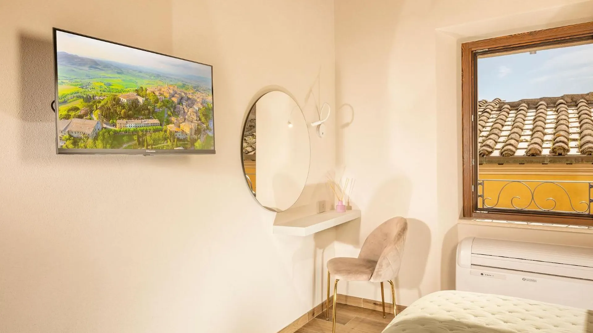 بيت ضيافة Palazzo Falcinelli Luxury Room In Montepulciano Center With Air Conditioning And Elevator إيطاليا