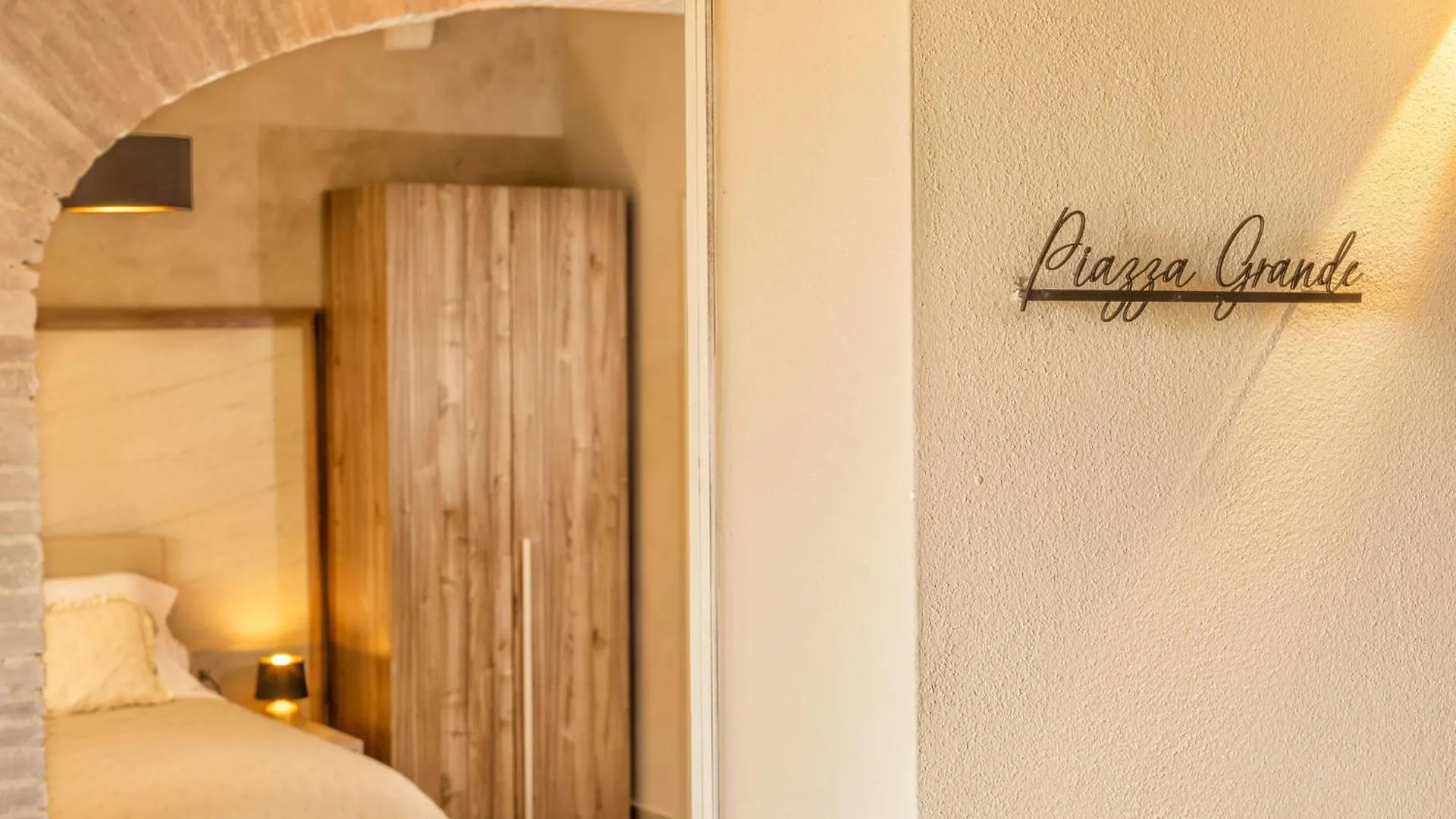 Guest house Palazzo Falcinelli Luxury Room In Montepulciano Center With Air Conditioning And Elevator