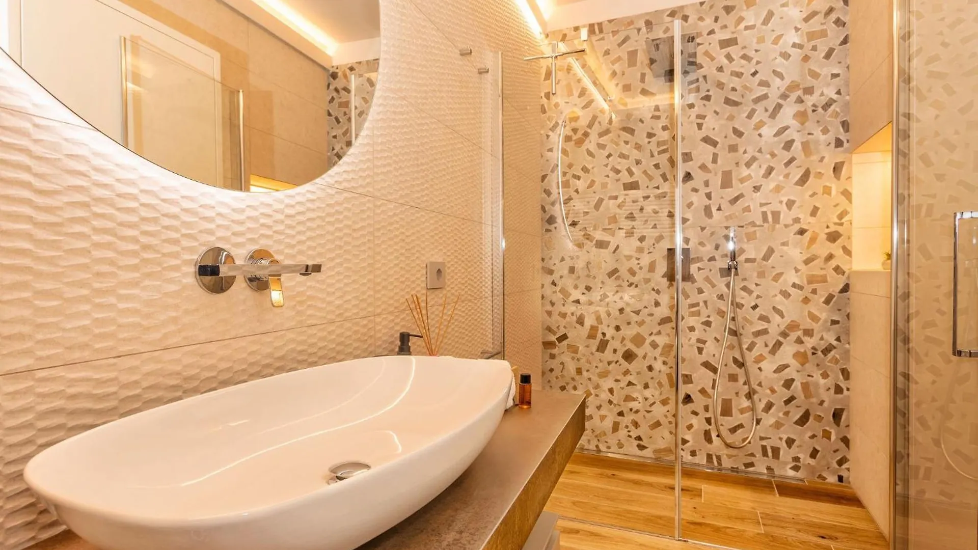 Palazzo Falcinelli Luxury Room In Montepulciano Center With Air Conditioning And Elevator Guest house