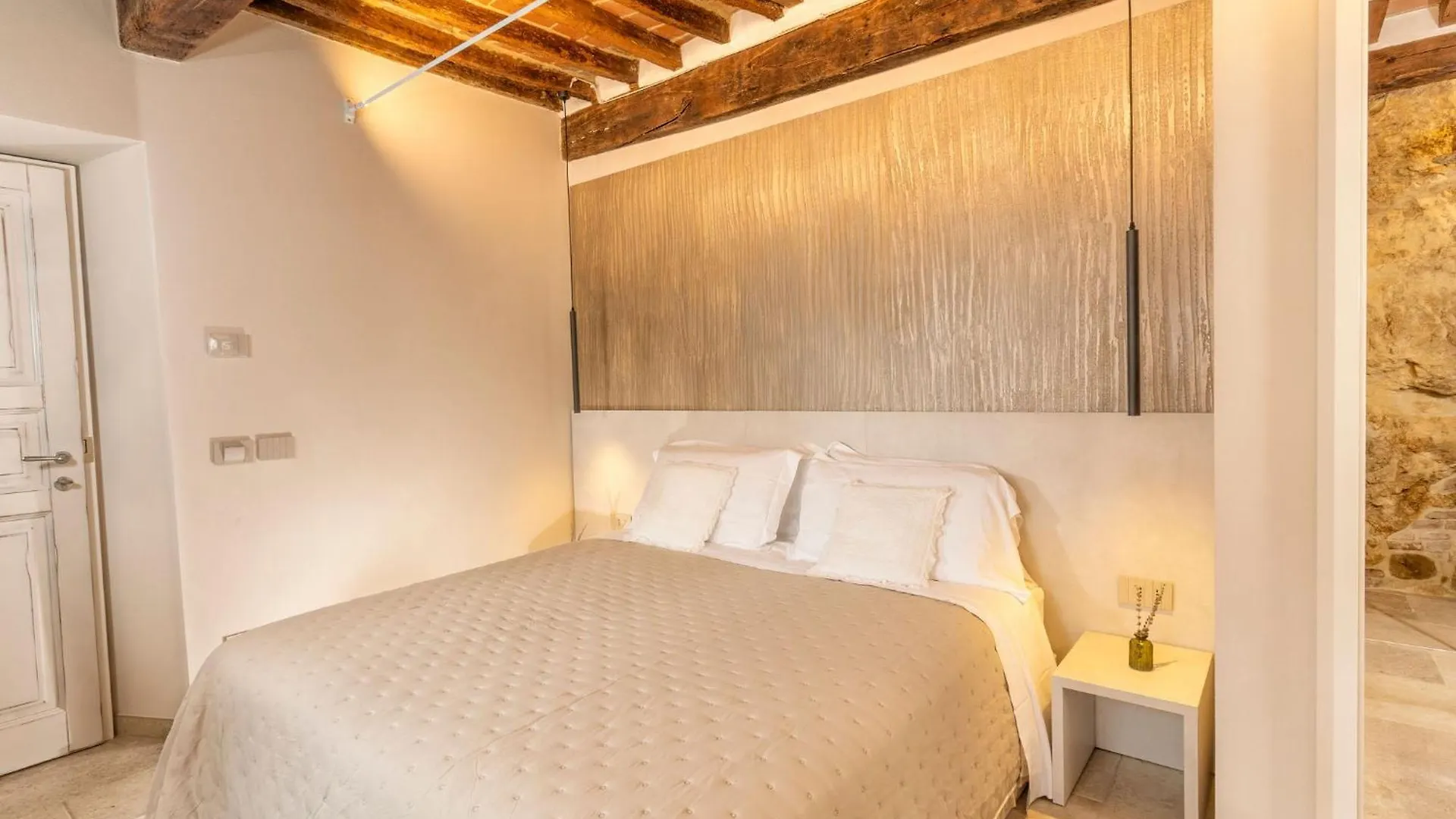 Guest house Palazzo Falcinelli Luxury Room In Montepulciano Center With Air Conditioning And Elevator